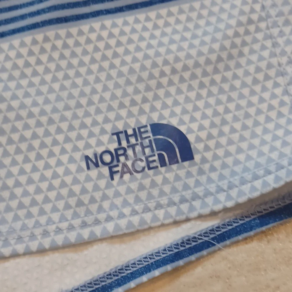 The North Face Patterned Board Shorts - Picture 2 of 7